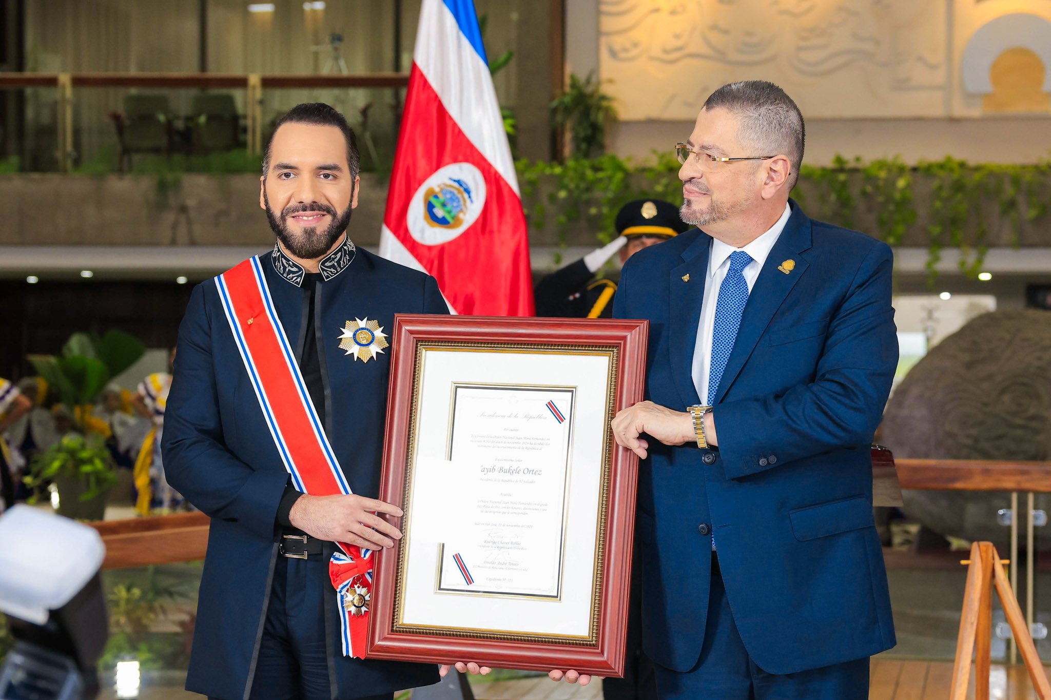 costa-rica-condecora-al-presidente-bukele-con-la-orden-nacional-juan-mora-fernandez